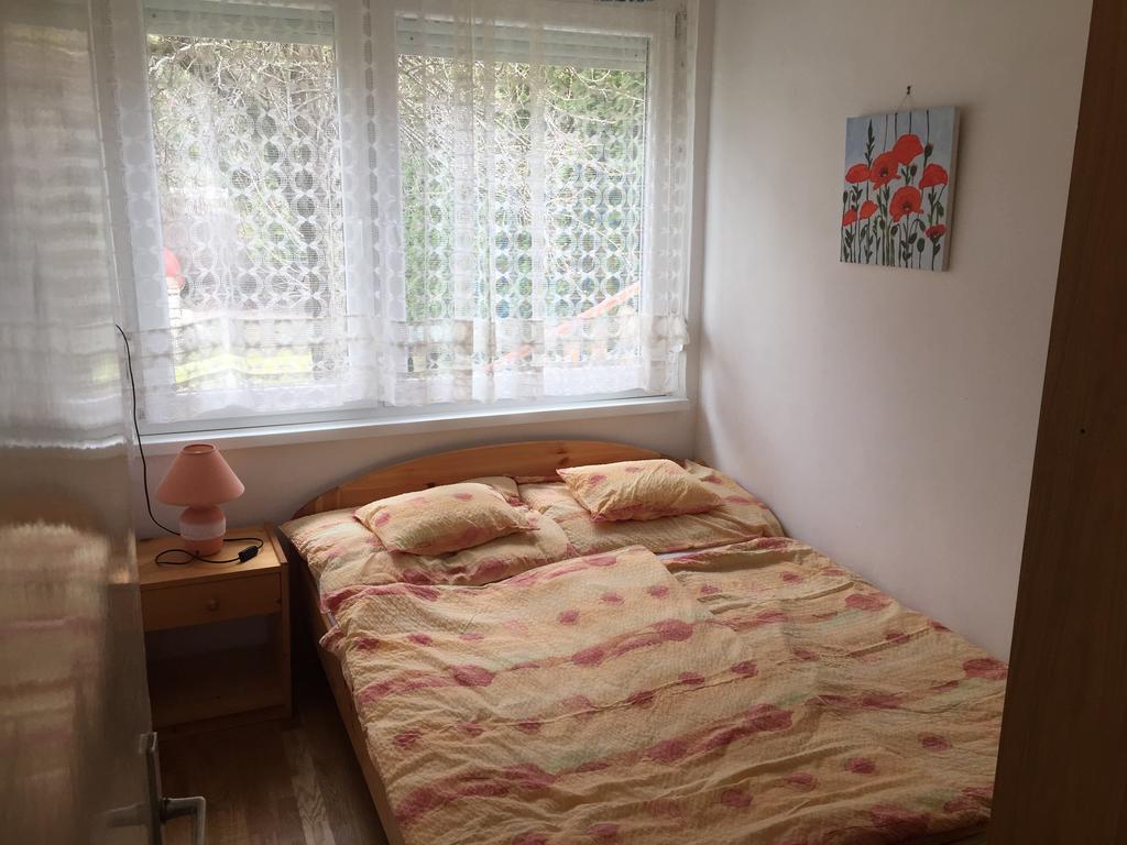 Siraly Apartman Balatonfůzfő Pokój zdjęcie